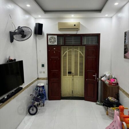 Chính chủ muốn bán nhà đất 4 tầng đang sử dụng ở Minh Khai, Hai Bà Trưng, Hà Nội để mua chung cư.