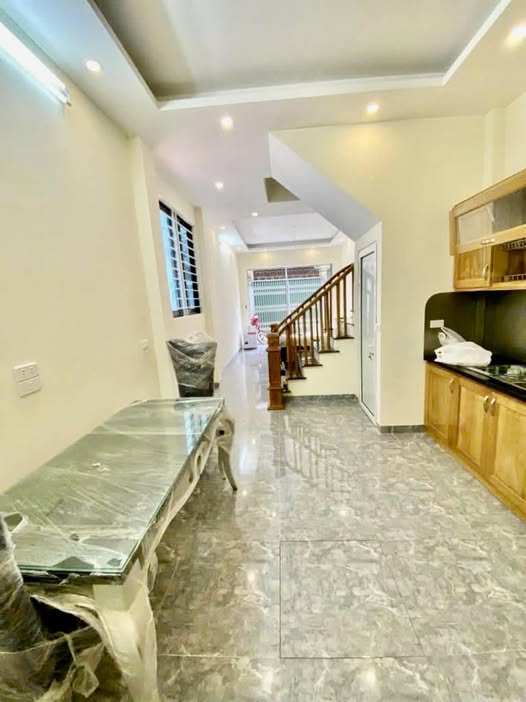 BÁN NHÀ ĐẸP NGÔ GIA TỰ- LONG BIÊN. DIỆN TÍCH 40M/55M, NHÀ 4 TẦNG LÔ GÓC SIÊU THOÁNG. VỊ TRÍ ĐẸP.