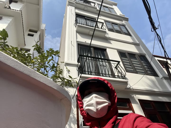 BÁN NHÀ ĐẸP NGUYỄN VĂN CỪ- LONG BIÊN. VỊ TRÍ ĐẸP, NỘI THẤT ĐẦY ĐỦ, NHÀ MỚI 4 THOÁNG DIỆN TÍCH 37M,