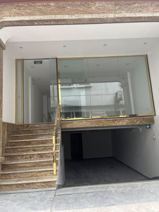 TOÀ 9 TẦNG: VĂN PHÒNG KẾT HỢP CĂN HỘ DỊCH VỤ CAO CẤP