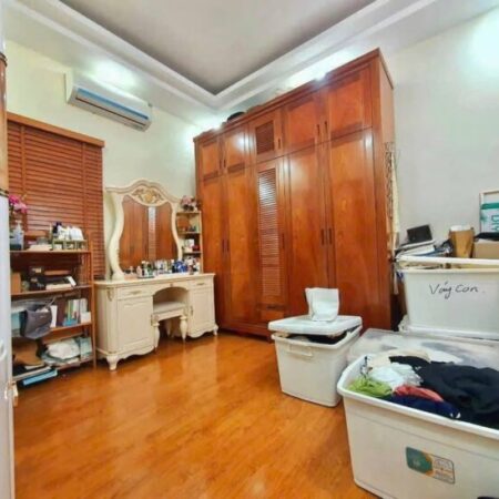 Bán Gấp Nhà Nguyễn Khánh Toàn, Cầu Giấy 6 Tầng, ô tô tránh 30m, 9 phòng, 10 Tỷ