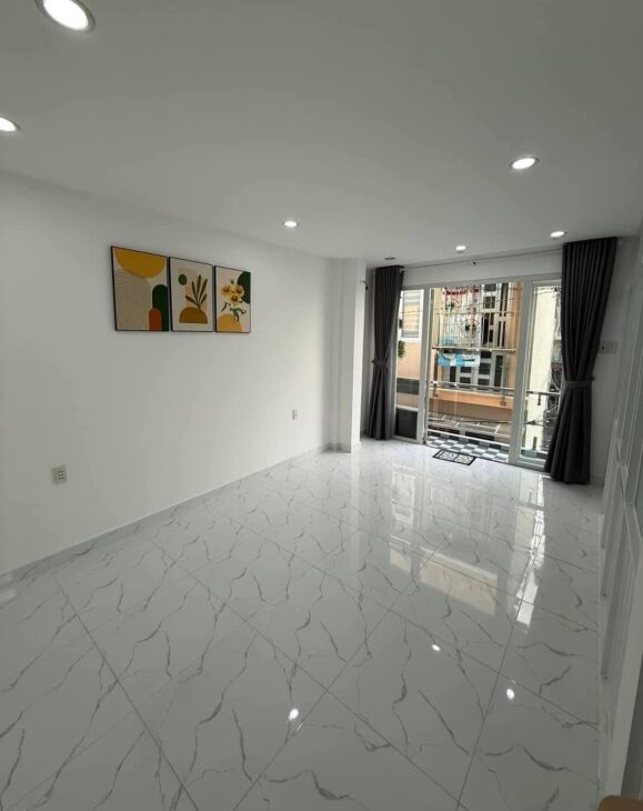 BÁN NHÀ 3 TẦNG, 27M2, NGAY Q.8 – cách hẻm ô tô mấy bước chân – GIÁ 3.2 TỶ – SỔ HỒNG CHÍNH CHỦ