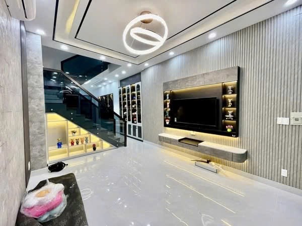 Bán nhà hẻm xe hơi, Huỳnh Tấn Phát, 62m2, 3 tầng, 7,8 tỷ