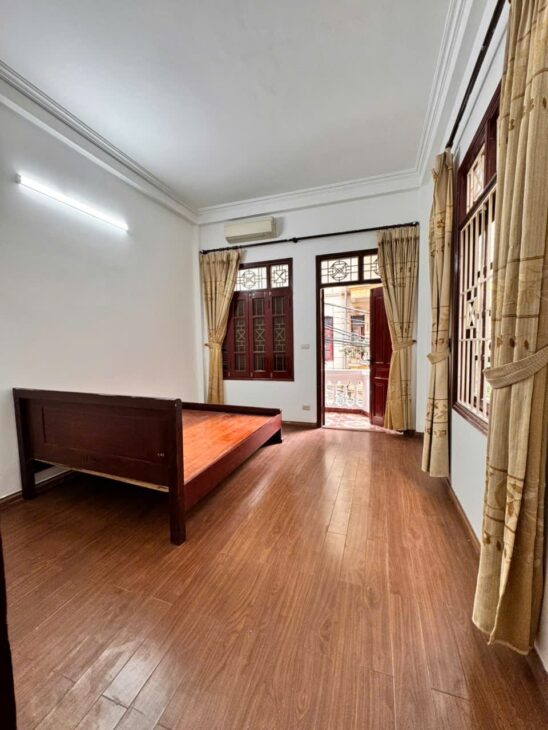 BÁN NHÀ GIÁP NHẤT THANH XUÂN, GẦN PHỐ, DT57M LÔ GÓC 3 THOÁNG, NHÀ ĐẸP Ở NGAY, 11.X TỶ