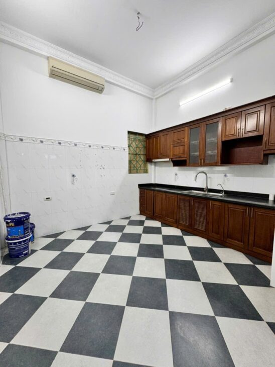 BÁN NHÀ QUAN NHÂN THANH XUÂN, GẦN PHỐ, DT56M 5T LÔ GÓC 3 THOÁNG, NHÀ ĐẸP Ở NGAY, 11.X TỶ