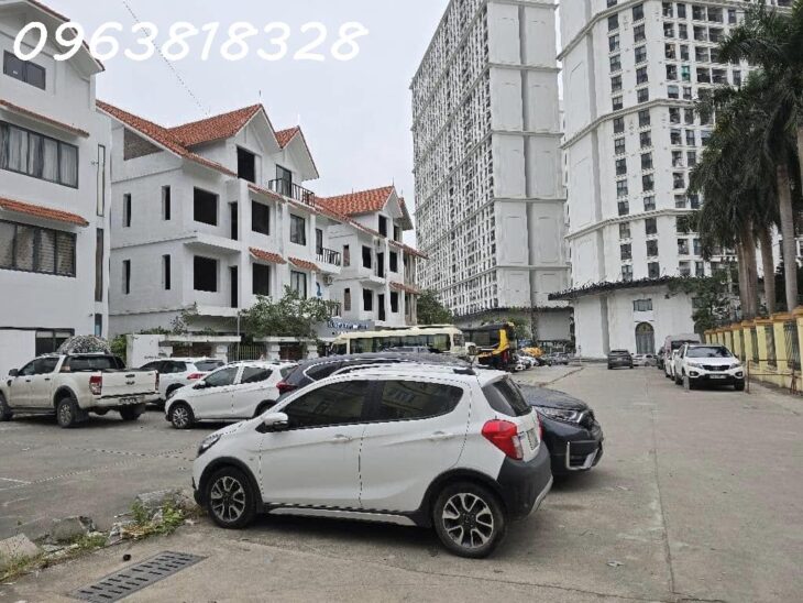 BIỆT THỰ HOÀNG TRỌNG MẬU – PHÂN LÔ – 3 XE CÔNG TRÁNH NHAU – HIẾM NHÀ BÁN DT: 200 m2 chỉ hơn