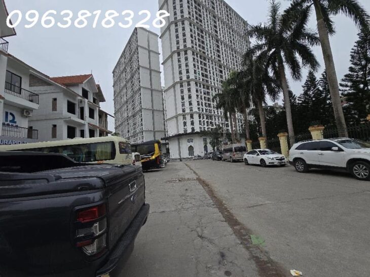BIỆT THỰ HOÀNG TRỌNG MẬU – PHÂN LÔ – 3 XE CÔNG TRÁNH NHAU – HIẾM NHÀ BÁN DT: 200 m2 chỉ hơn