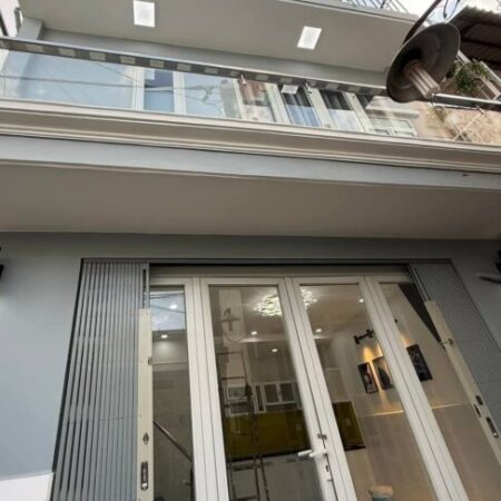 BÁN NHÀ 3 TẦNG, 27M2, NGAY Q.8 – cách hẻm ô tô mấy bước chân – GIÁ 3.2 TỶ – SỔ HỒNG CHÍNH CHỦ