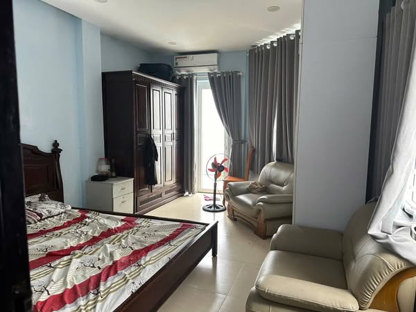 Nhà Đường Cách Mạng Tháng 8 Phường 5 Quận Tân Bình.
