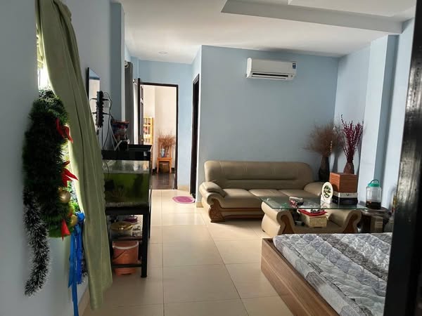 Nhà Đường Cách Mạng Tháng 8 Phường 5 Quận Tân Bình.