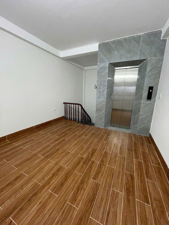 NHÀ MỚI- ĐẸP PHỐ NGUYỄN VĂN LINH- LONG BIÊN,40M2,6 TẦNG, MT3.7M, 7.2 TỶ.