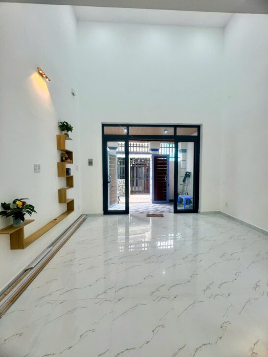 CẦN BÁN GẤP – NHÀ ĐẸP – GIÁ TỐT QUẬN 2