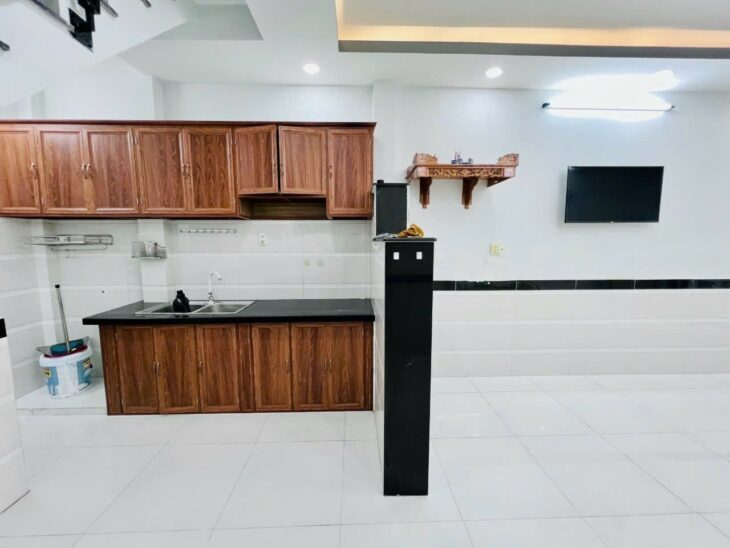 Bán nhà Sư Vạn Hạnh Quận 10, Hxh thông Thành Thái 52m2 3 tầng chỉ 5.7 tỷ.