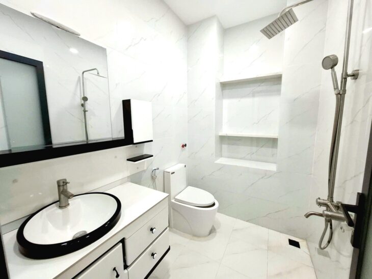 Bán nhà hẻm xe hơi Ngô Quyền, Quận 10 47m2 3 tầng chỉ 5.6 tỷ.