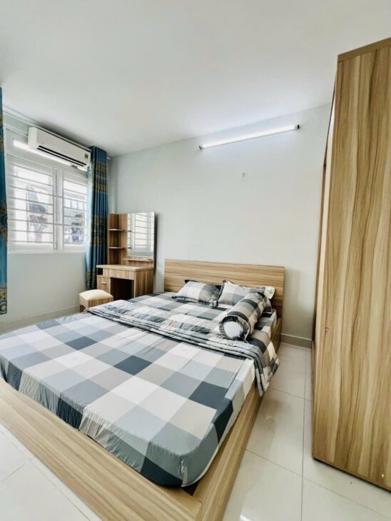 Bán nhà Sư Vạn Hạnh Quận 10, Hxh thông Thành Thái 52m2 3 tầng chỉ 5.7 tỷ.