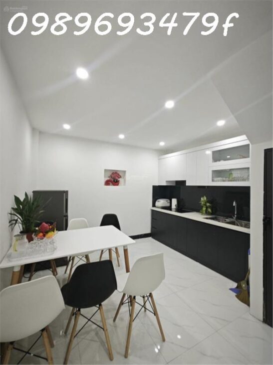 Bán nhà riêng 30m2 ra phố Vũ Trọng Phụng, 30m2 x 4tầng, MT3.7m, nhà mới full nội thất, 2 mặt thoáng