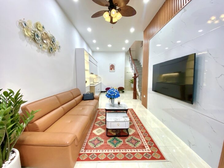 NHÀ ĐẸP – QUAN HOA – CẦU GIẤY – 35M2 X 4 TẦNG – 7.9 TỶ – Ô TÔ VF3 CHẠY ẦM ẦM