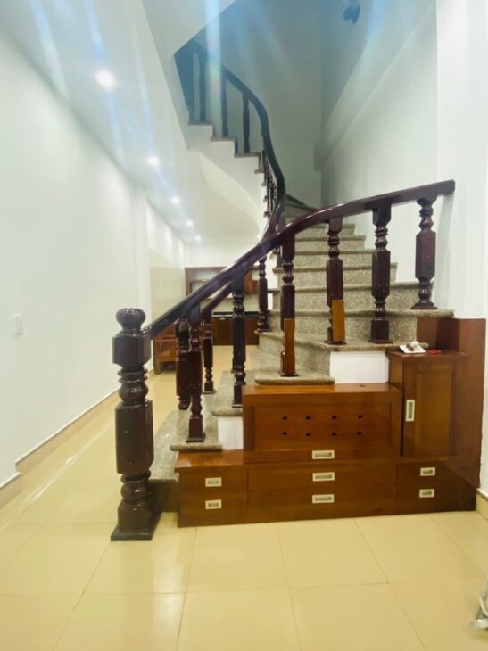 Bán nhà đẹp ở ngay Ngõ 264 Ngọc Thuỵ – Dân Xây – Ô tô – 40m2 nhỉnh 5 tỷ ( Thương l:ượng)