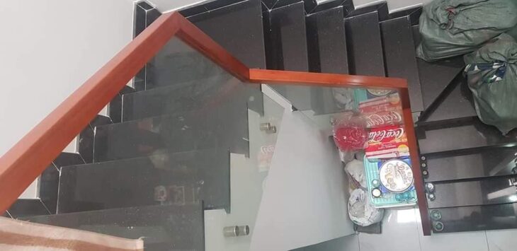 Nhỉnh 4 tỷ, bán nhà HÀN HẢI NGUYÊN, Q11, HXH 7 chỗ.