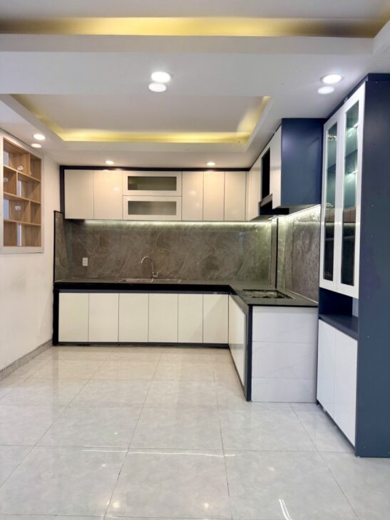► Nhà Kiệt nhựa 4m, Hùng Vương, 68m2, ngang 5.5m, 2.5 tầng cứng đẹp, 3PN, sân thượng chill, ở ngay,