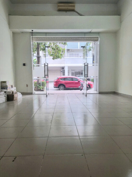 NHÀ ĐẸP LÝ TƯỞNG MỞ CÔNG TY , VĂN PHÒNG HAY KINH DOANH TẠI SÁT NGAY TRUNG TÂM HÀNH CHÍNH TP MÓI