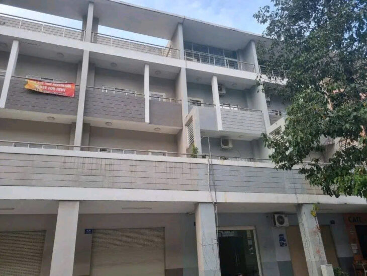 NHÀ ĐẸP LÝ TƯỞNG MỞ CÔNG TY , VĂN PHÒNG HAY KINH DOANH TẠI SÁT NGAY TRUNG TÂM HÀNH CHÍNH TP MÓI