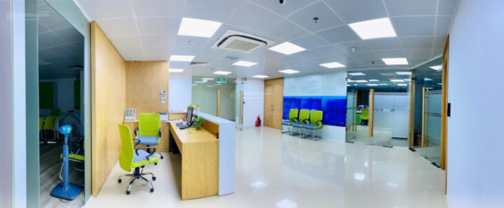 Cho thuê văn phòng DT 234m2 sẵn đầy đủ nội thất sử dụng free ngay ngã tư sở giá chỉ 55 triệu/tháng