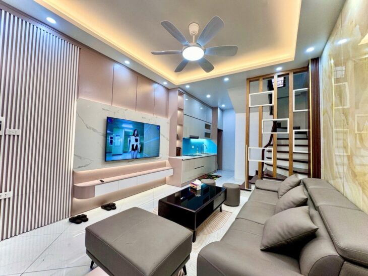 HIẾM – NHÀ MỚI Ở NGAY VÕ CHÍ CÔNG – 35M2 X 5 TẦNG – Ô TÔ – 6.7 TỶ