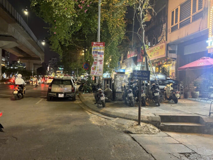 Bán nhà Phố Hào Nam_Dân xây chắc chắn_ Các phòng đều có cửa sổ thoáng_32mx5T_ Giá: 6.5 tỷ.