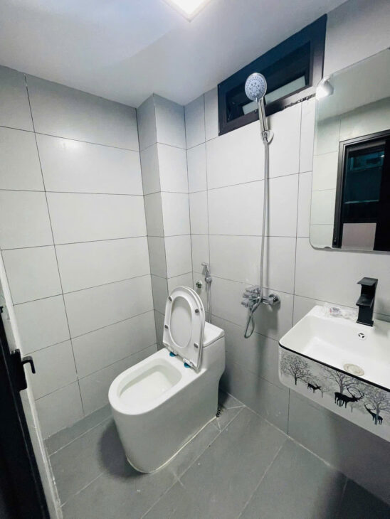 Bán nhà Phố Hào Nam, Phòng ngủ thoáng sáng, Dân xây, 35mx3T, Giá: 7.65 Tỷ.