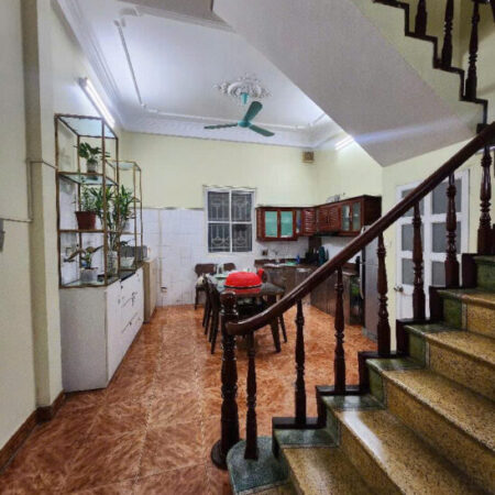 Bán nhà Phố Hào Nam, Ngõ kinh doanh, Tương lai ra mặt đường, 111mx5T, Giá: 14 Tỷ.