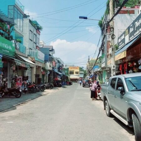 Bán nhà 180m², 3 tầng, 15PN, 15WC, Linh Xuân, Thủ Đức, 8.6 tỷ