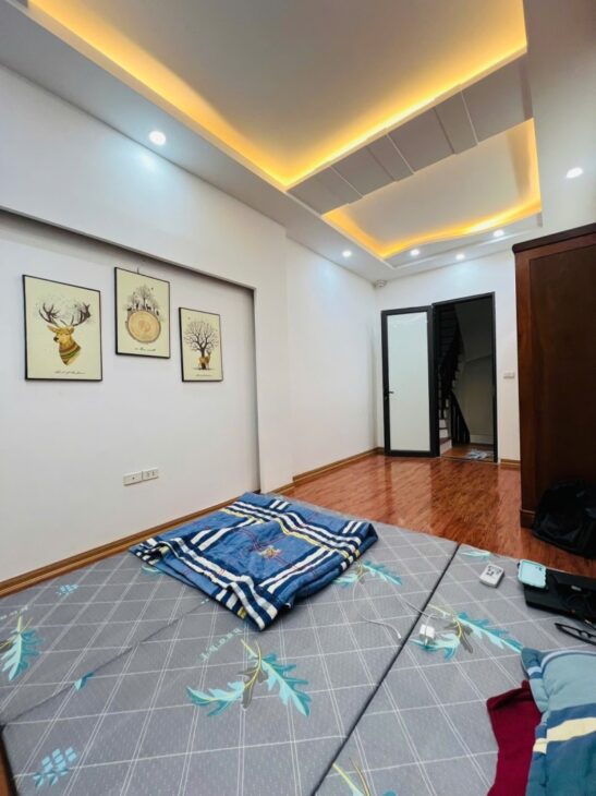 Bán Nhà Lô Góc 3 Thoáng 30m2 – Cách Phố Quốc Tử Giám Chỉ 10m – Giá 7 Tỷ!