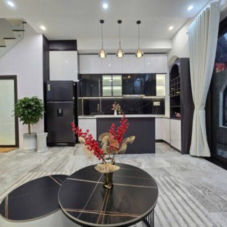 Nhà mới đón Tết, 3 tầng 3 PN,ngay Lê Duẩn, Full nội thất VIP, chỉ 3ty99