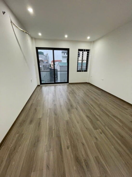 NHÀ MỚI- ĐẸP PHỐ NGUYỄN VĂN LINH- LONG BIÊN,40M2,6 TẦNG, MT3.7M, 7.2 TỶ.