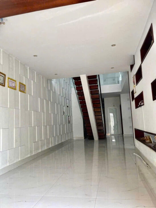 CHO THUÊ NHÀ 3 TẦNG MẶT TIỀN ĐỒNG KHỞI – VỊ TRÍ SIÊU ĐẸP
