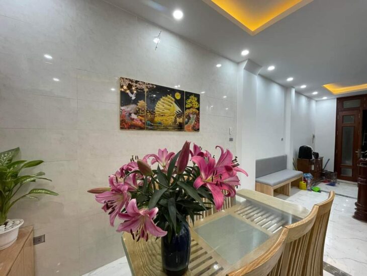 Siêu phẩm Lạc Long Quân ô tô vào nhà, ngõ ô tô tránh, thông các ngả, lô góc 71m chỉ 13.9 tỷ