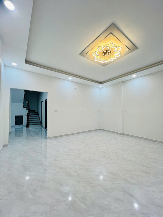 Nhà Phố Độc Quyền – Trung Tâm Thủ Đức – 180m2 sàn – chỉ 5.5 tỷ còn TL