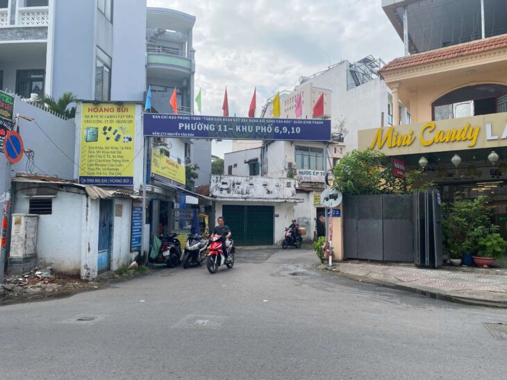 Bán nhà HXH Nguyễn Văn Đậu 40m2, Có Sân Để Xe Chỉ Hơn 3 Tỉ