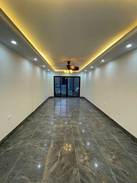 NHÀ MỚI- ĐẸP PHỐ NGUYỄN VĂN LINH- LONG BIÊN,40M2,6 TẦNG, MT3.7M, 7.2 TỶ.