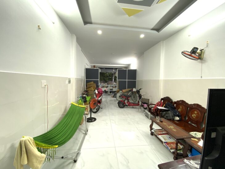 Chỉ có 4,5 Tỷ sở hữu ngay nhà 2 tầng, 96m2 ngang 5m, hẻm oto ngay Nguyễn Minh Hoàng P12 Tân Bình