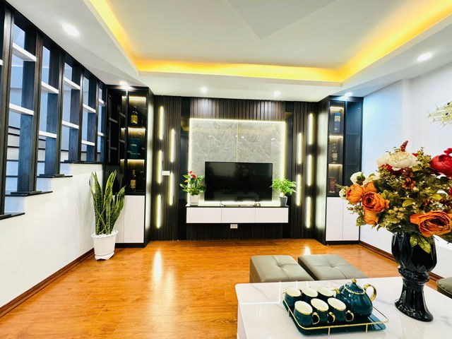 SIÊU PHẨM KHƯƠNG ĐÌNH 40M2*5T, LÔ GÓC FULL NỘI THẤT, SỔ ĐỎ HOA HẬU CHỈ 7.5 TỶ, LH 0975666943.