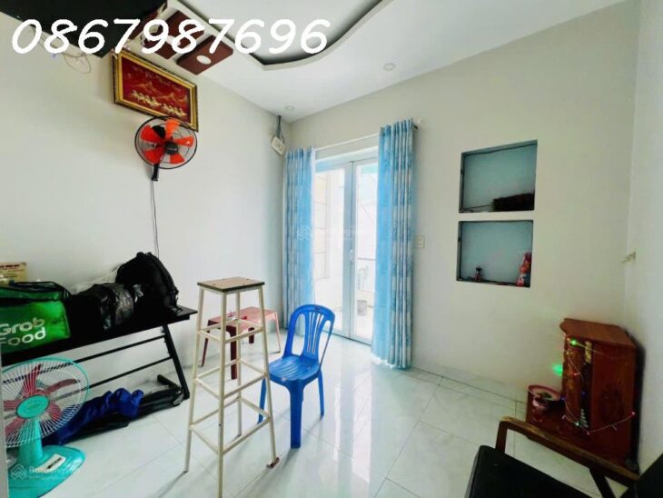 Bán Nhà 2.5 Tầng Tặng 2 Phòng Trọ, Cách Biển Chỉ 900m, Giá 2.7 Tỷ NHA TRANG