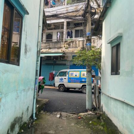 Bán nhà HXH Nguyễn Văn Đậu 40m2, Có Sân Để Xe Chỉ Hơn 3 Tỉ