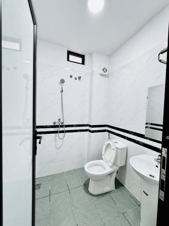 Bán nhà Lĩnh Nam, lô góc, ô tô đỗ cửa, 35m, hơn 4 tỷ