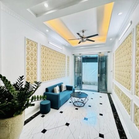 Bán nhà Lĩnh Nam, lô góc, ô tô đỗ cửa, 35m, hơn 4 tỷ