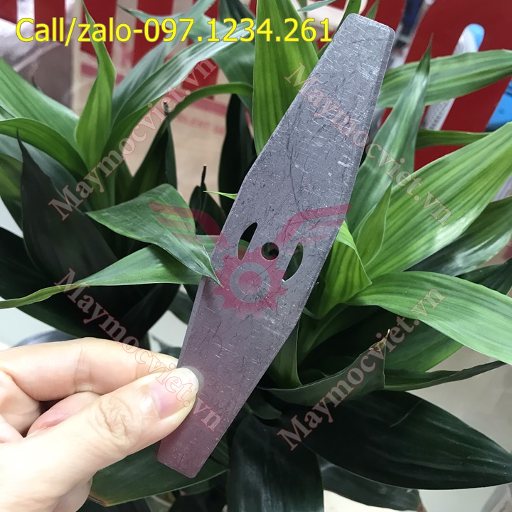 Lưỡi máy cắt cỏ chạy pin Vinmax