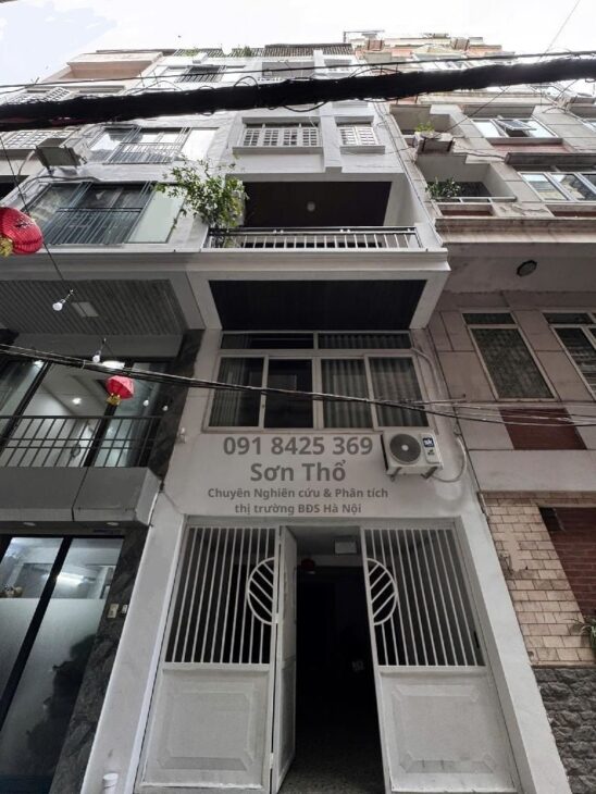 Nguyễn Khắc Nhu 30m – 4 Tầng – Ngõ Ô tô. Sổ đỏ vuông, không QH.