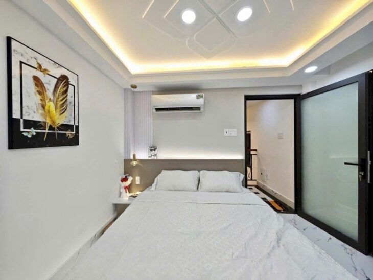 Bán Nhà Phan Xích Long, 3 Tầng 3 PN, Xe Hơi Đỗ Cổng Nhỉnh 6 Ti