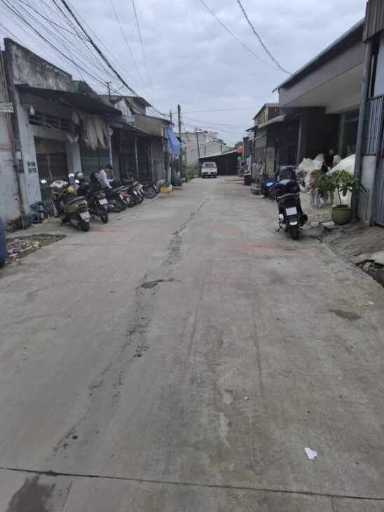 CHỦ HẠ GIÁ 400TR CẦN BÁN GẤP CĂN NHÀ CẤP 4 VÀ 7 PHÒNG TRỌ TỔNG DIỆN TÍCH 191M THỔ CƯ 141M, ĐƯỜNG 7M